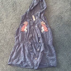 Girls Spring sleeveless jacket size M